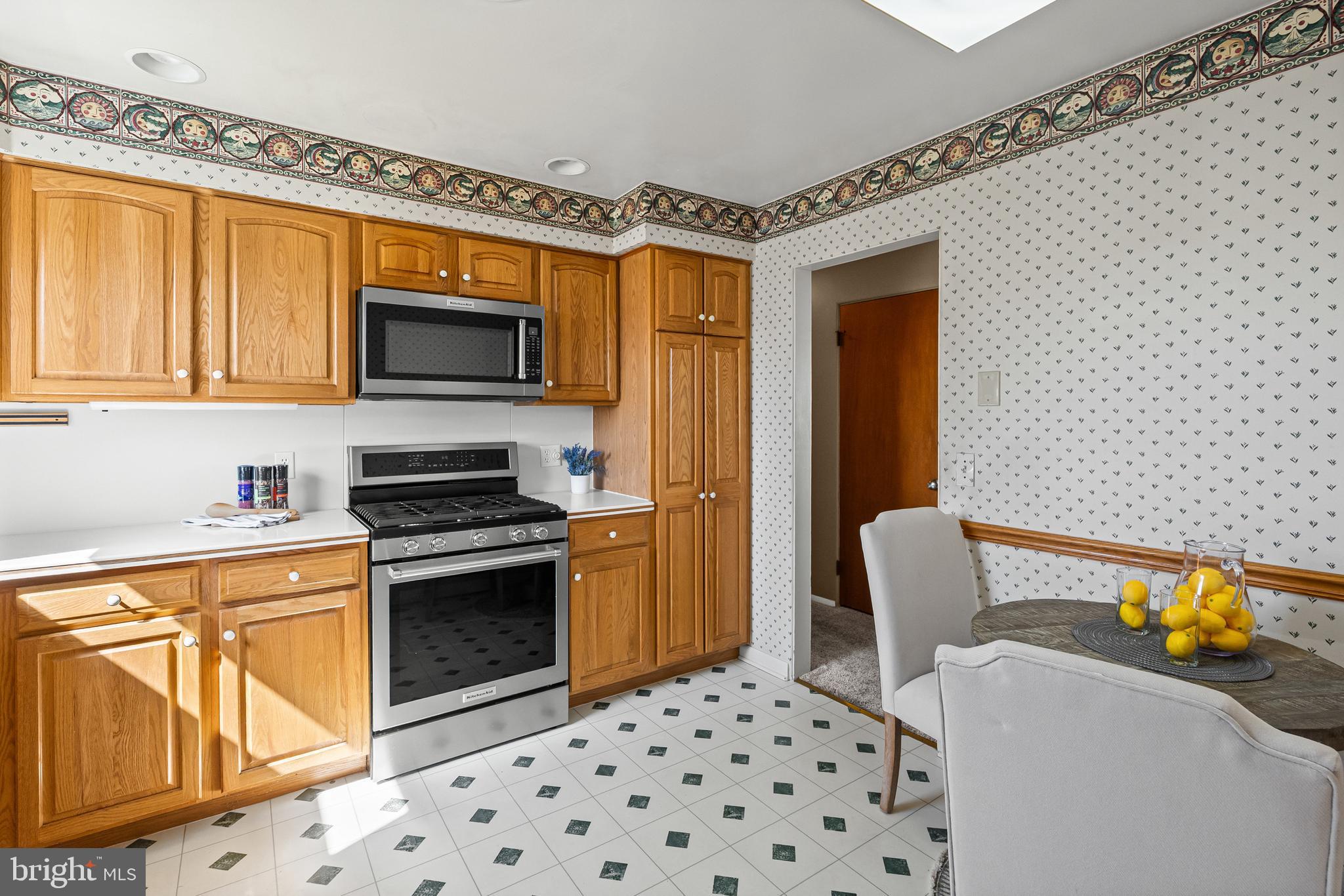 982 Marbrook Lane York, PA 17404 - Photo 10 of 26