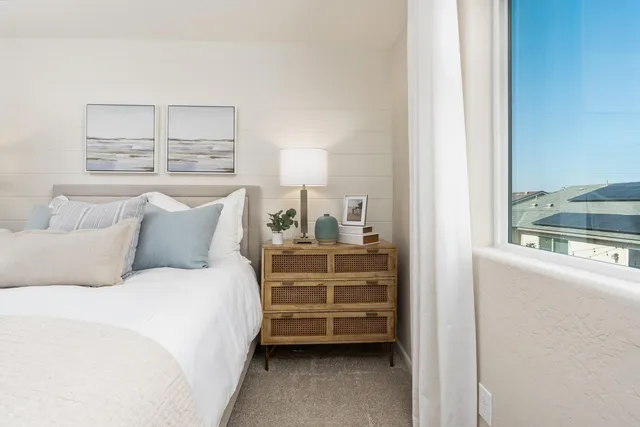 $381,990 | 6564 East Cresthaven Drive, Fresno, CA 93727