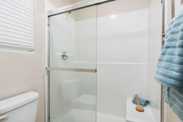 $381,990 | 6564 East Cresthaven Drive, Fresno, CA 93727