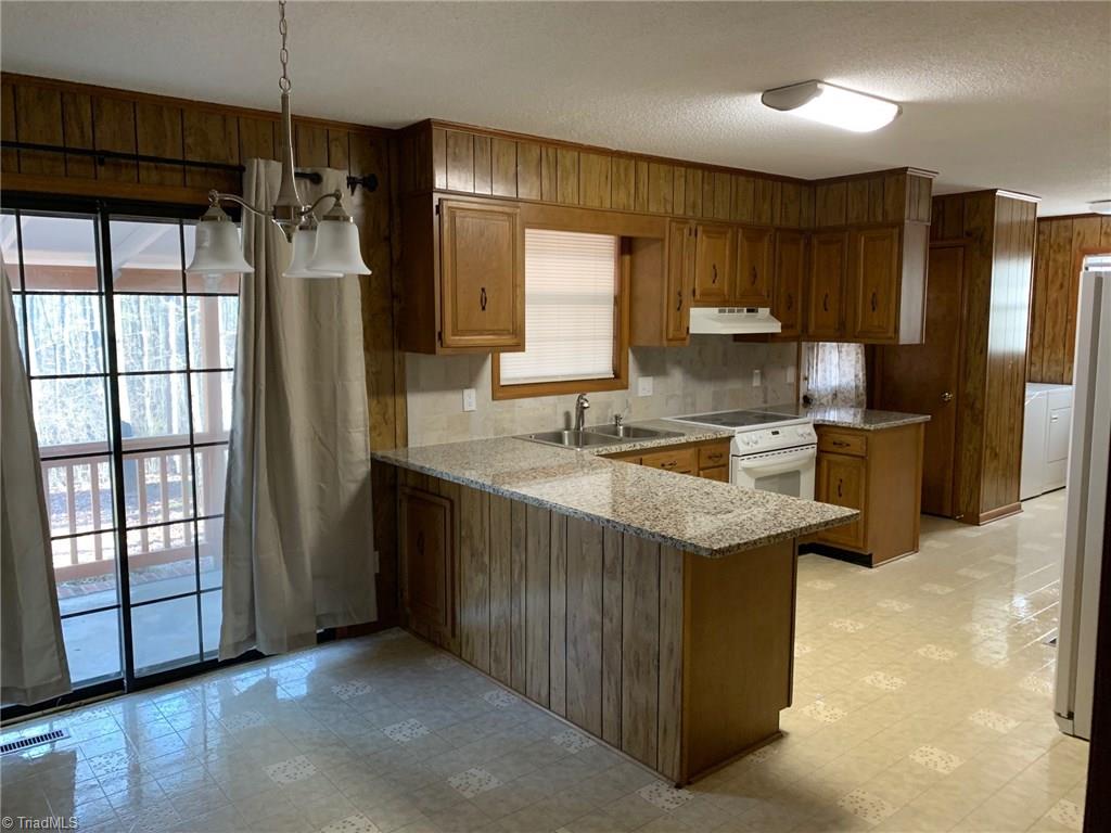 1559 Sullivan Road Thomasville, NC 27360 - Photo 14 of 30