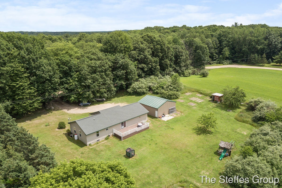 1160 South Carlson Road Stanton, MI 48888 - Photo 11 of 32 IMG_1005