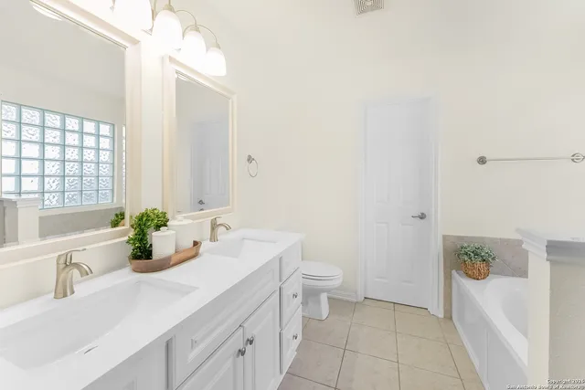 $284,000 | 100 Dew Fall Trail, Cibolo, TX 78108