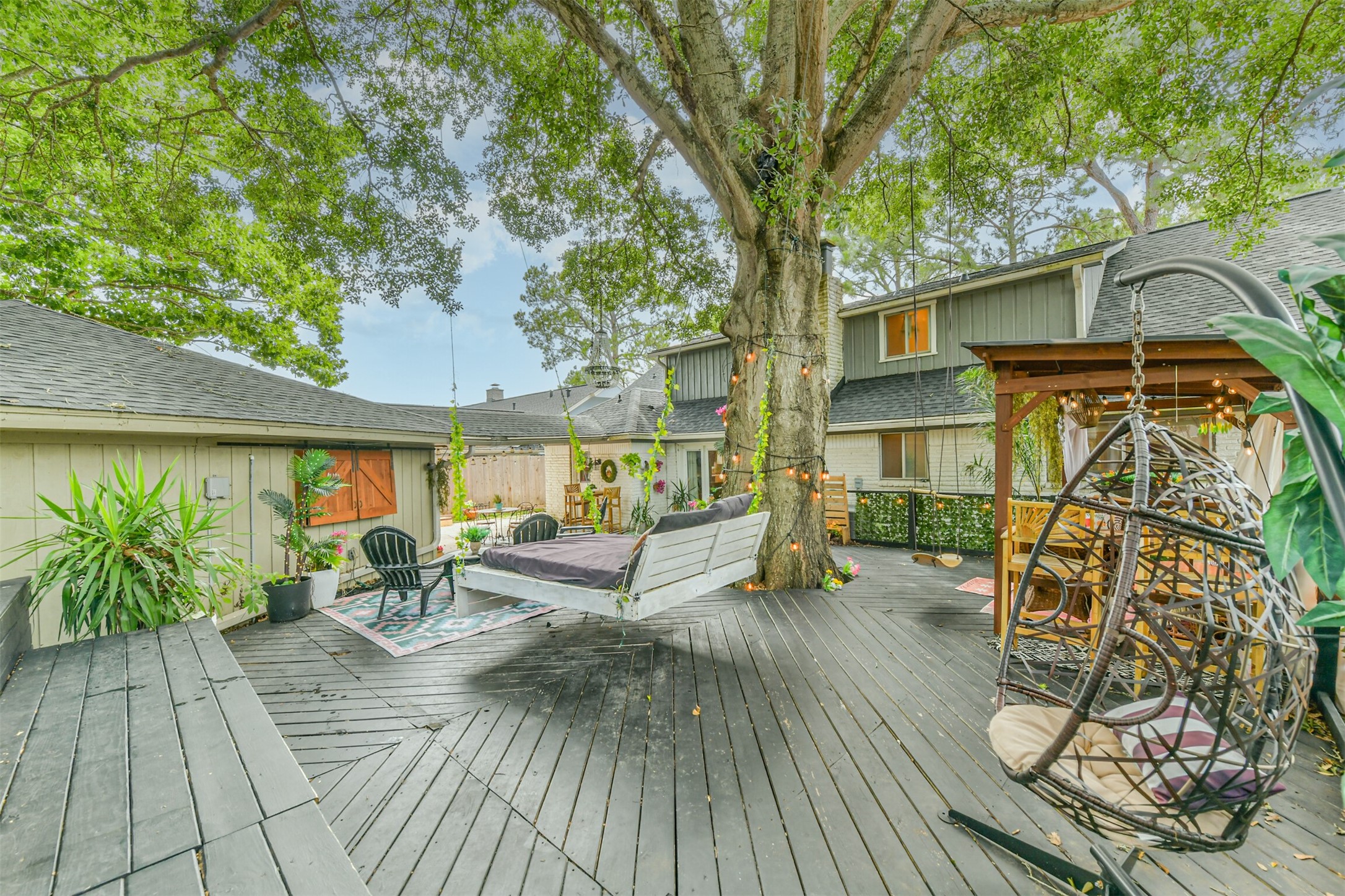 1723 Capstan Road Houston, TX 77062 - Photo 35 of 43 Expansive backyard shaded by a majestic mature oak tree.