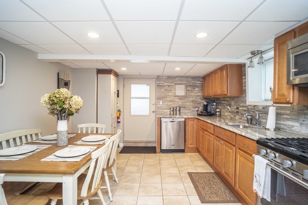 170 Broadway Taunton, MA 02780 - Photo 26 of 40