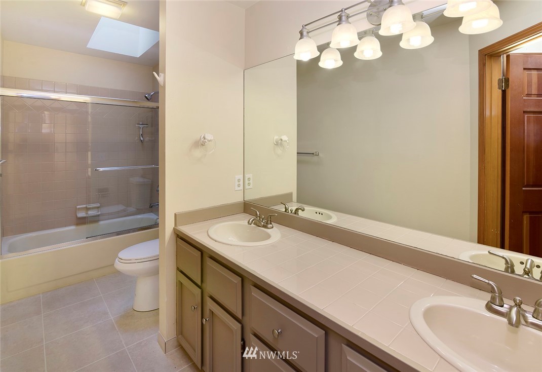 10109 Northeast 153rd Street Bothell, WA 98011 - Photo 17 of 25 Gallery Image 17