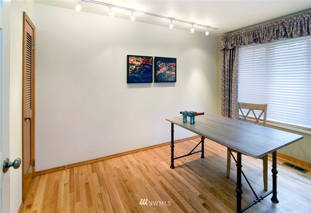 10109 Northeast 153rd Street Bothell, WA 98011 - Photo 9 of 25 Gallery Image 9