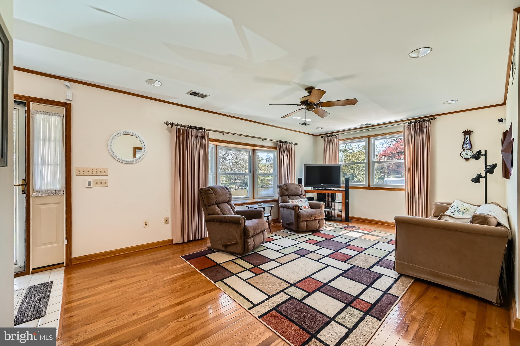 1722 Anne Avenue Baltimore, MD 21221 - Photo 7 of 28 a living room with furniture rug and window