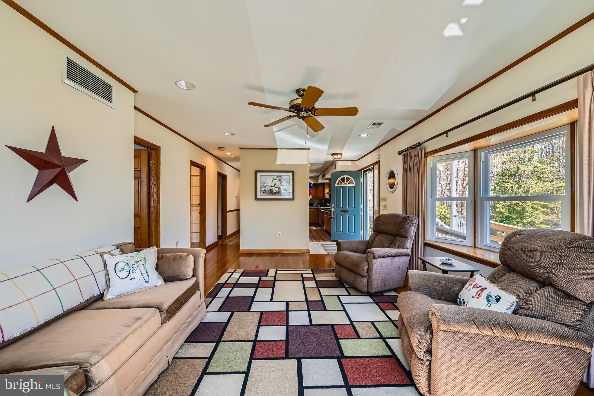 1722 Anne Avenue Baltimore, MD 21221 - Photo 8 of 28 a living room with furniture and a rug