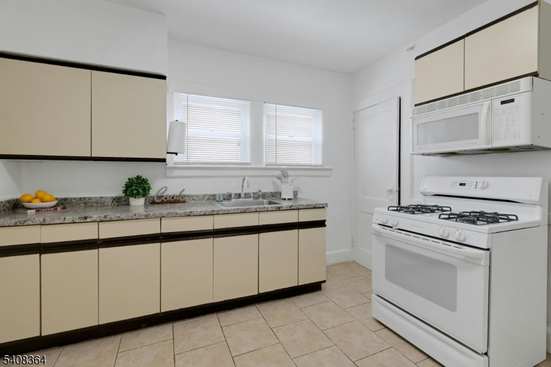 26 Grenada Place, Unit 1 Montclair, NJ 07042 - Photo 11 of 15