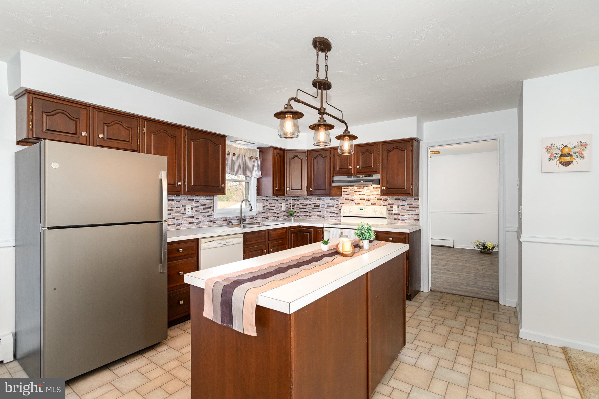 380 East Snyder Corner Road Red Lion, PA 17356 - Photo 12 of 35 Gallery Image 12