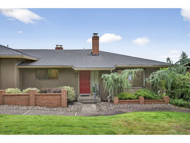 $523,000 | 45 Southwest Condolea Court, Lake Oswego, OR 97035