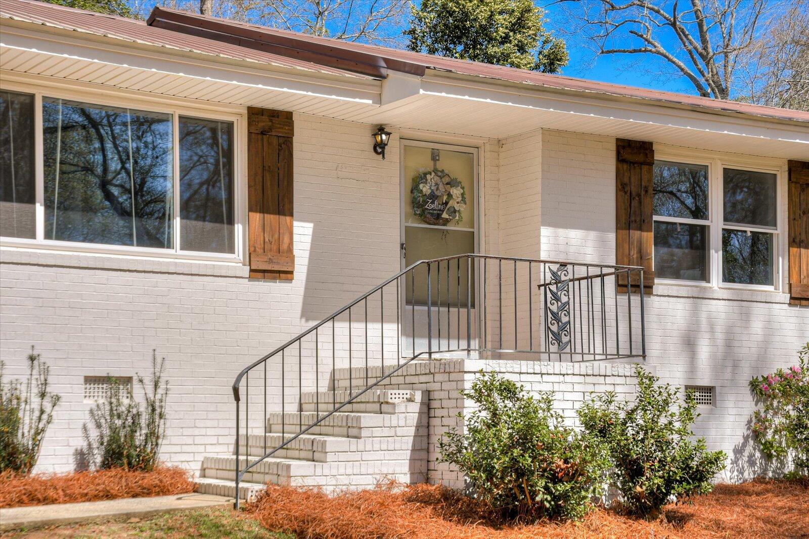 414 Thompson Street Wrens, GA 30833 - Photo 4 of 34 04-104