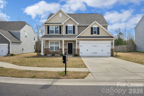 $2,500 | 3220 Berry Creek Road, Charlotte, NC 28214