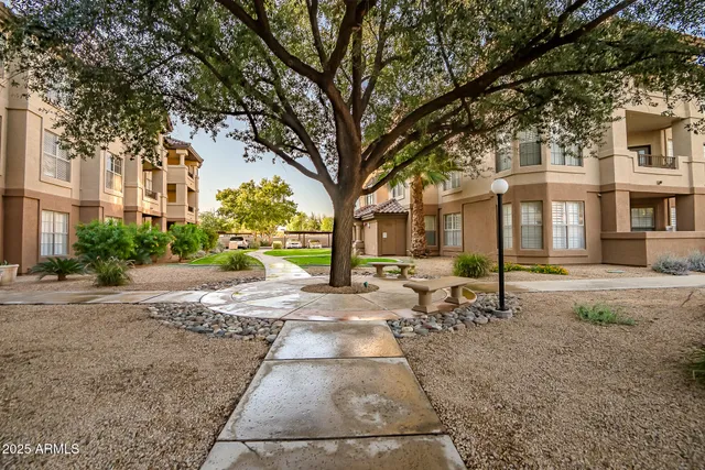 $299,990 | 14950 West Mountain View Boulevard, Unit 2312, Surprise, AZ 85374