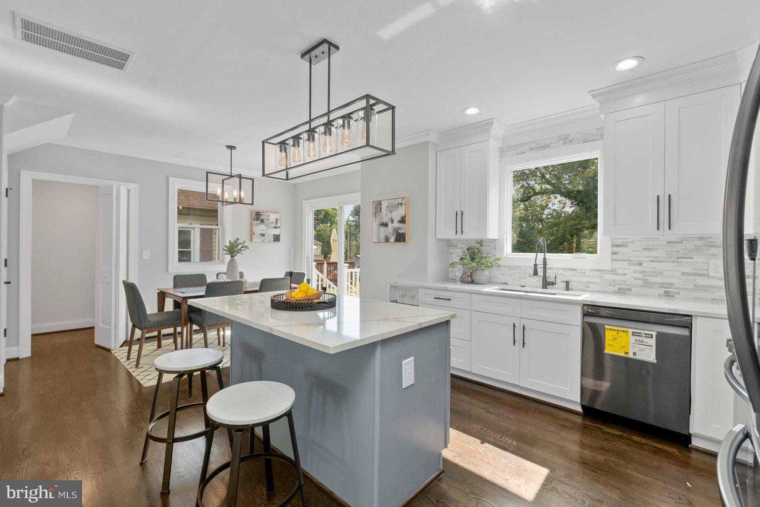 1015 Chesaco Avenue Baltimore, MD 21237 - Photo 11 of 41