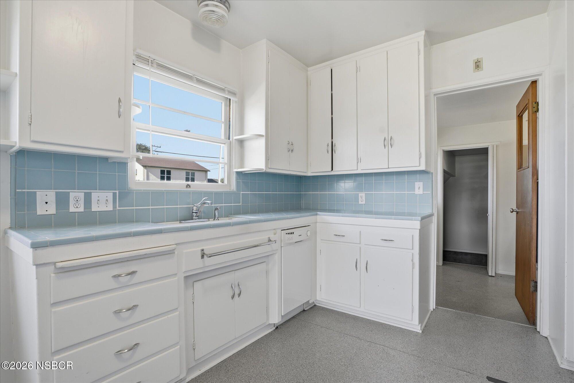 801 East Cook Street Santa Maria, CA 93454 - Photo 5 of 17 11-801E_Cook_11