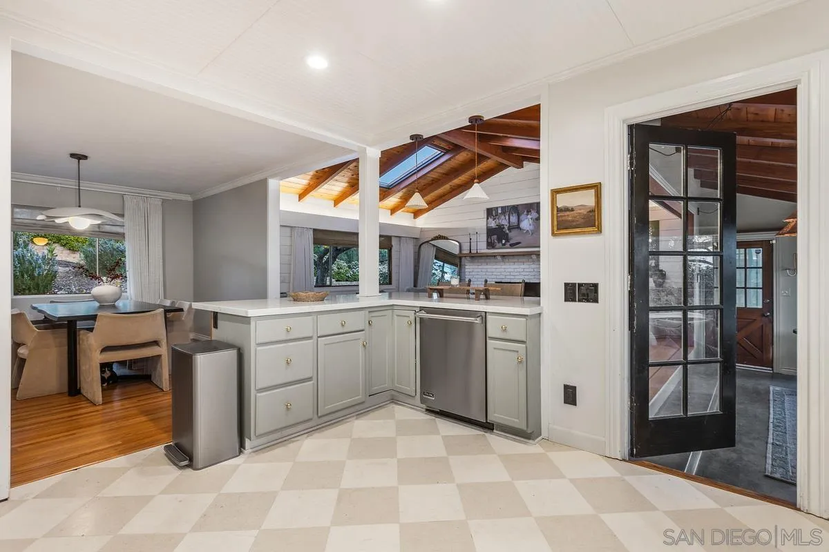 1051 Crest View Road Vista, CA 92081 - Photo 11 of 55