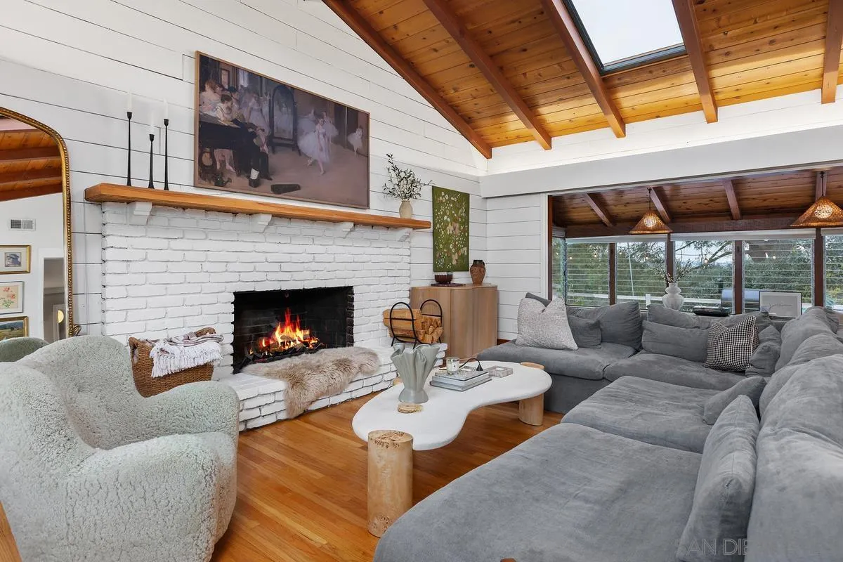 1051 Crest View Road Vista, CA 92081 - Photo 3 of 55