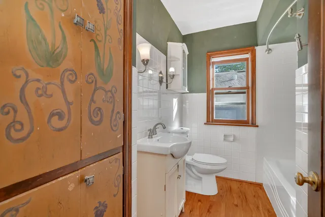 $179,900 | 2522 Indiana Avenue, Lansing, IL 60438