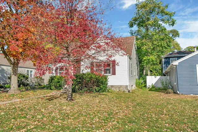 $179,900 | 2522 Indiana Avenue, Lansing, IL 60438