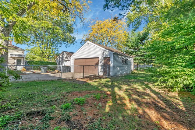 $179,900 | 2522 Indiana Avenue, Lansing, IL 60438