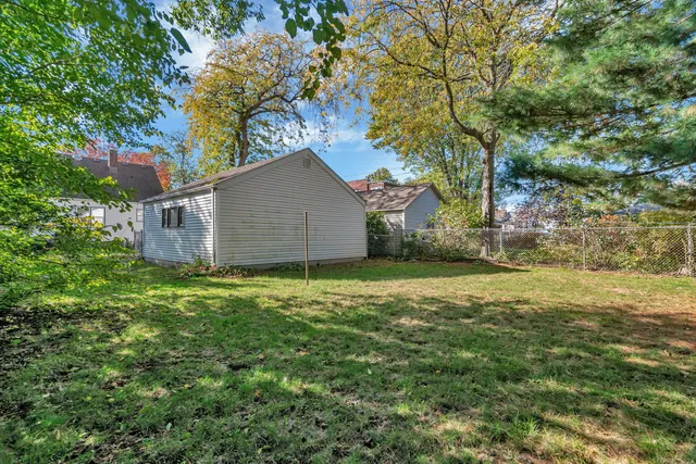 $179,900 | 2522 Indiana Avenue, Lansing, IL 60438