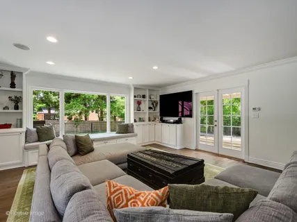$1,200,000 | 1701 Wagner Road, Glenview, IL 60025