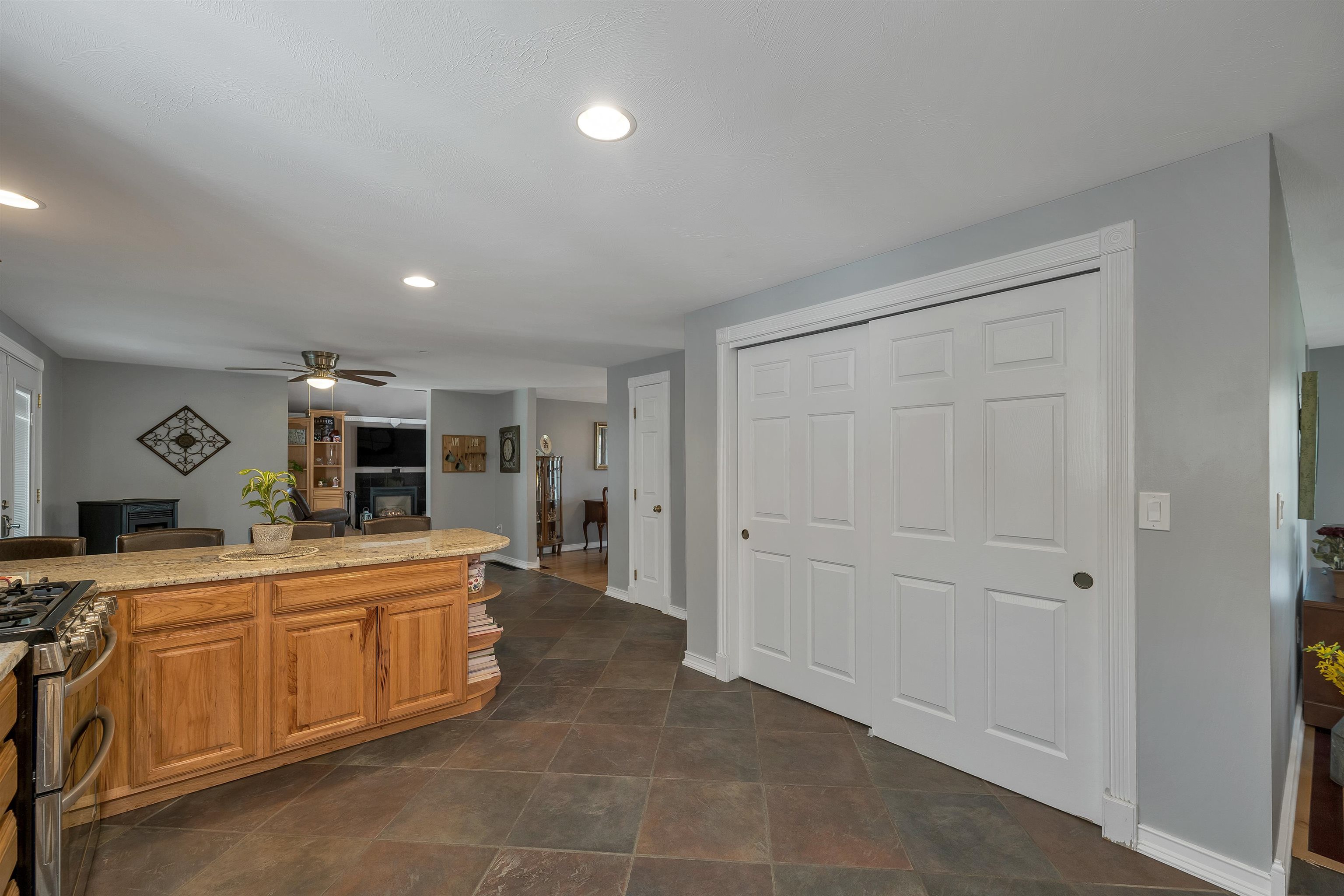 71 Auburn Road Hooksett, NH 03106 - Photo 18 of 59