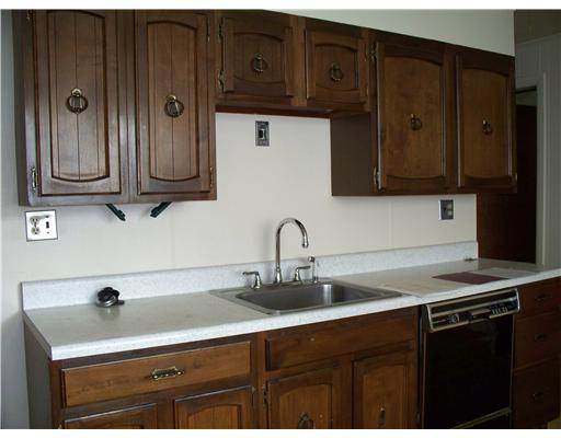 27 Maple Street Ellsworth, PA 15331 - Photo 4 of 10 Kitchen.