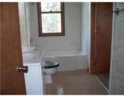 27 Maple Street Ellsworth, PA 15331 - Photo 6 of 10 Master Bath/Spa.