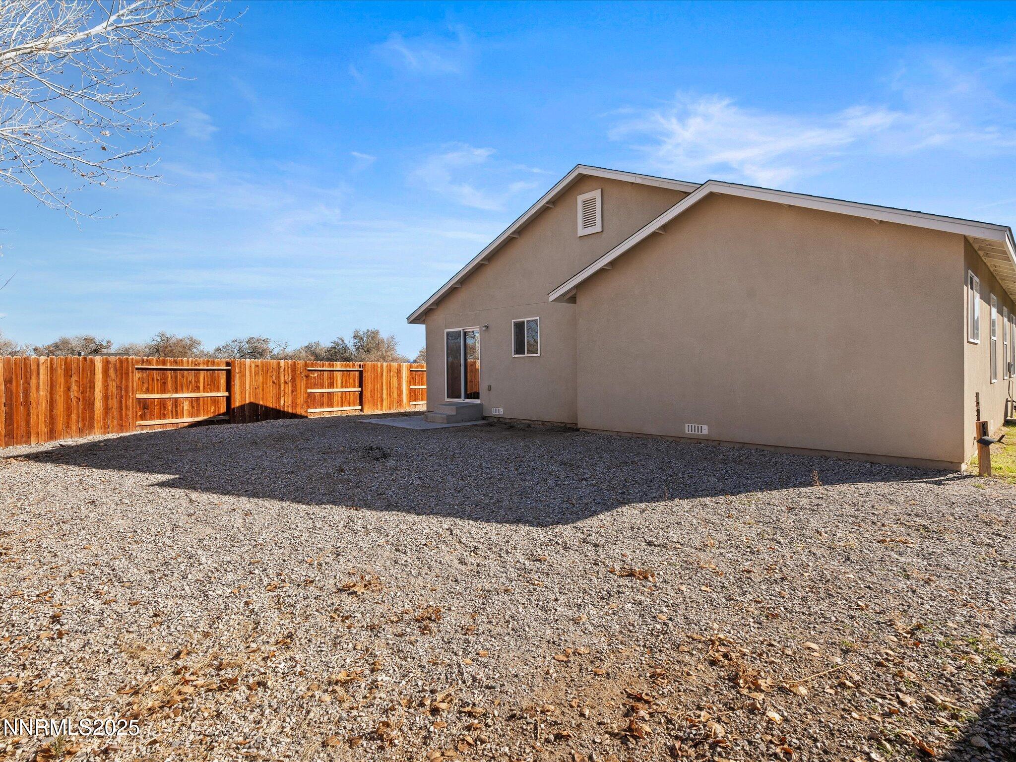 2041 Verona Drive Fallon, NV 89406 - Photo 33 of 45 a view of a backyard of the house