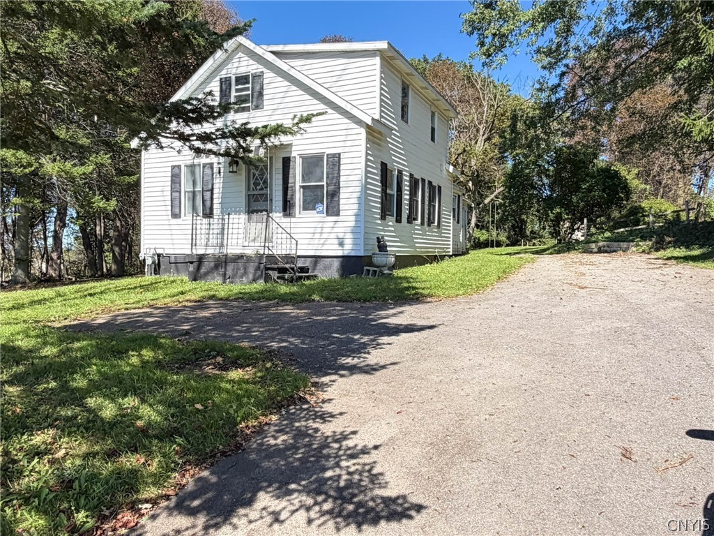 9481 Sessions Road New Hartford, NY 13456 - Photo 1 of 41 Gallery Image 1