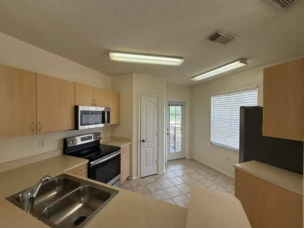 $2,500 | 1106 Belmont Place, Boynton Beach, FL 33436
