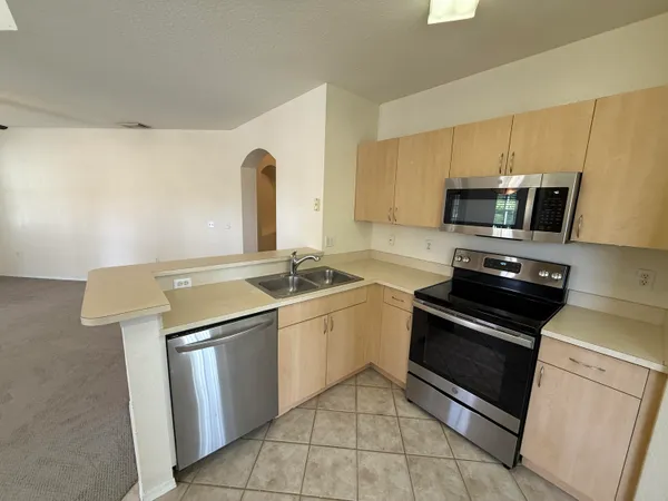 $2,500 | 1106 Belmont Place, Boynton Beach, FL 33436