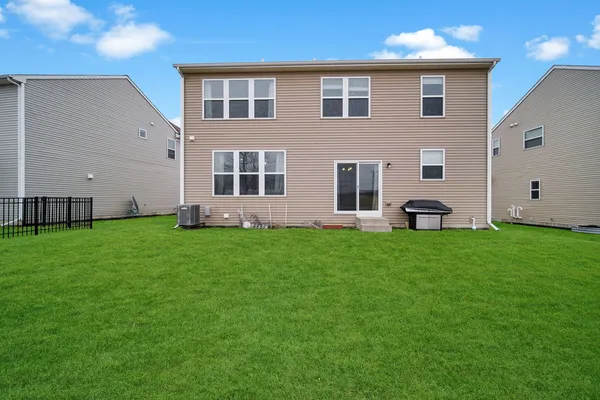 $675,000 | 4255 Fraser Circle, Naperville, IL 60564