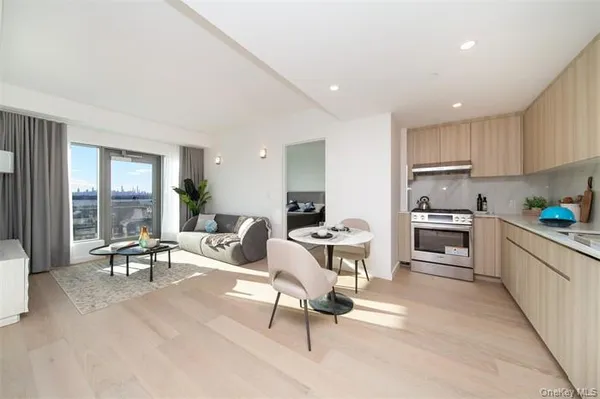 $3,800 | 33-71 Prince Street, Unit 14G | Flushing
