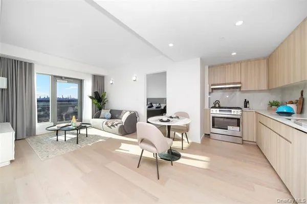 $3,800 | 33-71 Prince Street, Unit 14G | Flushing