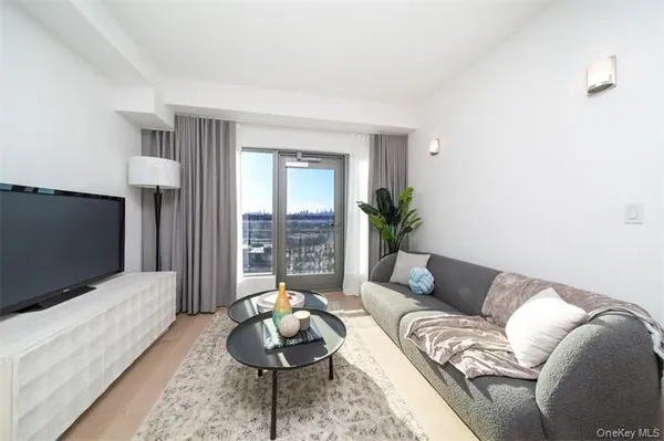 $3,800 | 33-71 Prince Street, Unit 14G | Flushing