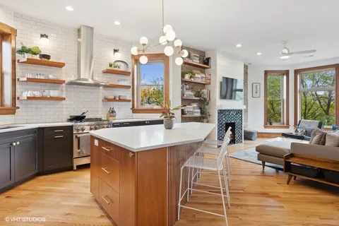 $625,000 | 832 North Paulina Street, Unit 3, Chicago, IL 60622