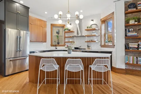 $625,000 | 832 North Paulina Street, Unit 3, Chicago, IL 60622