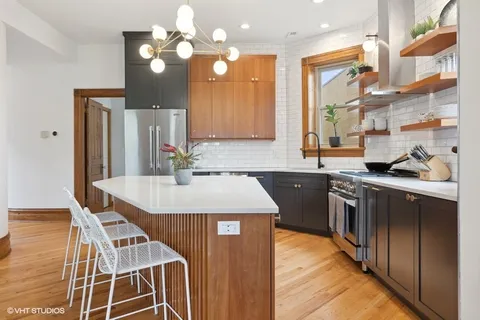 $625,000 | 832 North Paulina Street, Unit 3, Chicago, IL 60622