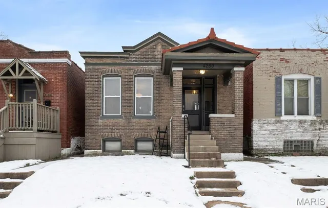 $224,900 | 4250 Connecticut Street, St. Louis, MO 63116
