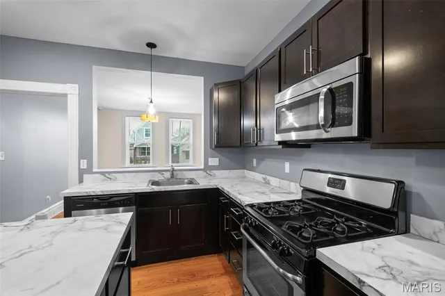 $224,900 | 4250 Connecticut Street, St. Louis, MO 63116