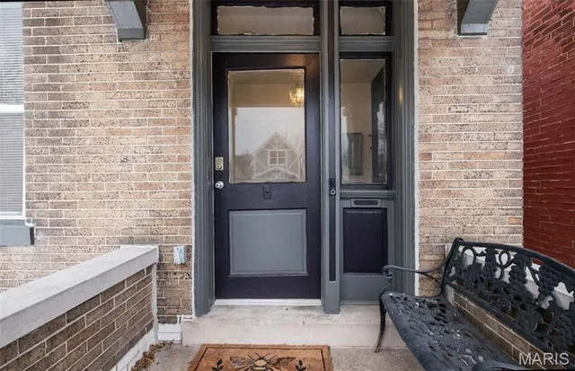 $224,900 | 4250 Connecticut Street, St. Louis, MO 63116