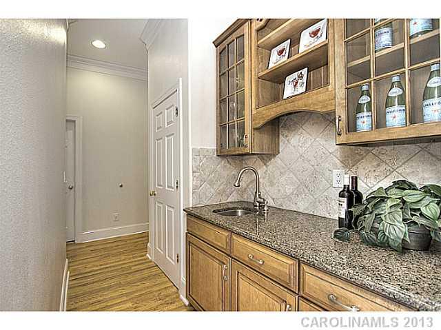 5526 Plantation Ridge Road Charlotte, NC 28214 - Photo 8 of 16 Gallery Image 8
