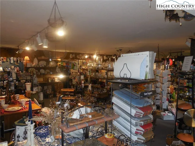 $599,000 | 10545 Highway 105, Banner Elk, NC 28604