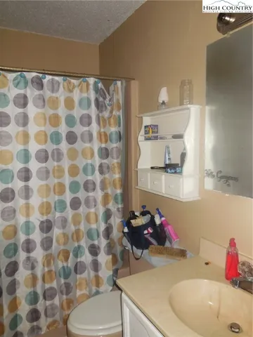 $599,000 | 10545 Highway 105, Banner Elk, NC 28604