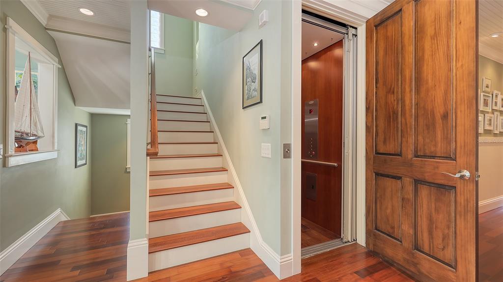 4941 Commonwealth Drive Sarasota, FL 34242 - Photo 28 of 88 Gallery Image 28