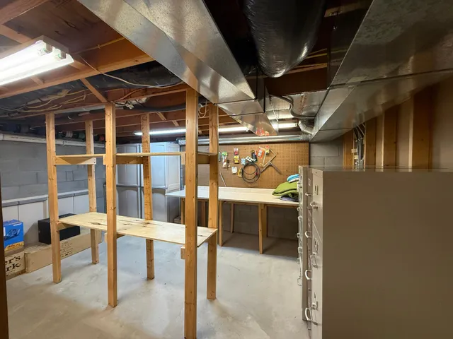 $750,000 | 8124 Virginia Ely Road, Babbitt, MN 55706