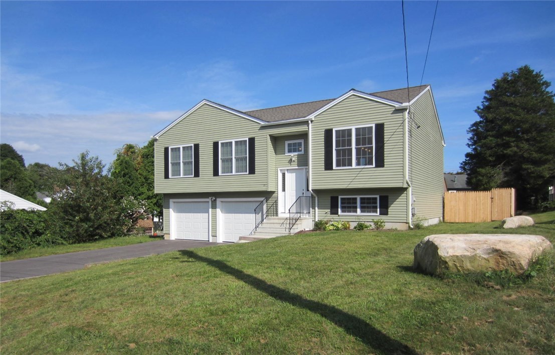 25 Top Street Westerly, RI 02891 - Photo 3 of 37